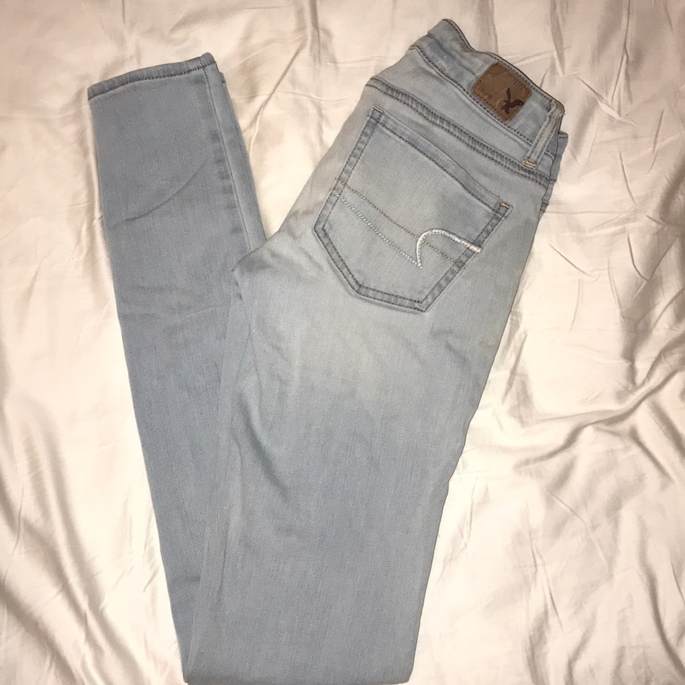 American Eagle light wash skinny jeans